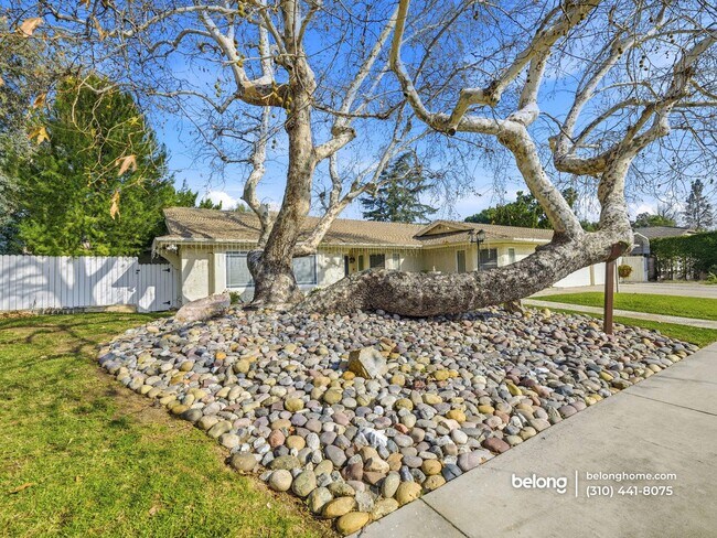 Foto del edificio - 22243 Craggyview St