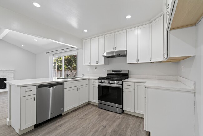 Building Photo - 5607 Goldfield Dr