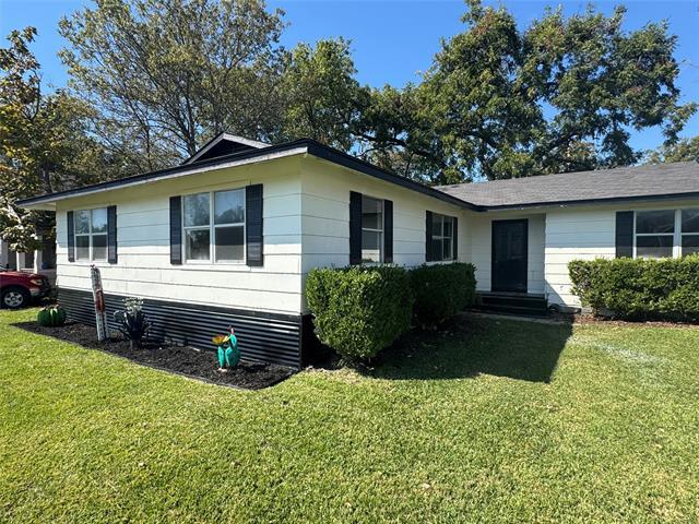 Foto del edificio - 402 N Hughes St