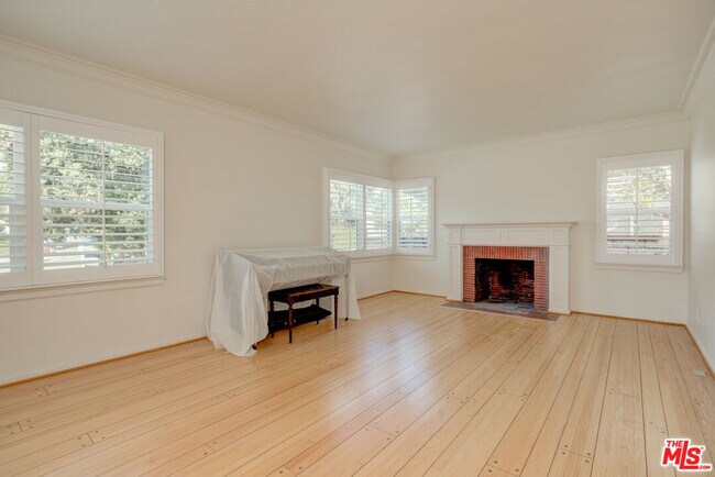 Building Photo - 5572 Bradna Dr