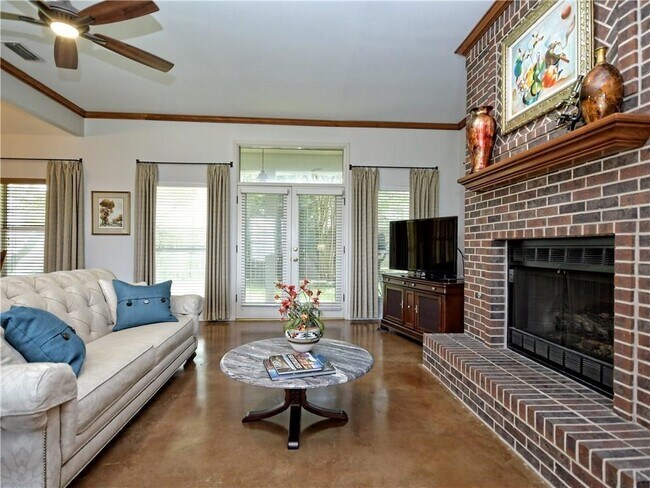 Foto del edificio - 7300 Holly Fern Cove