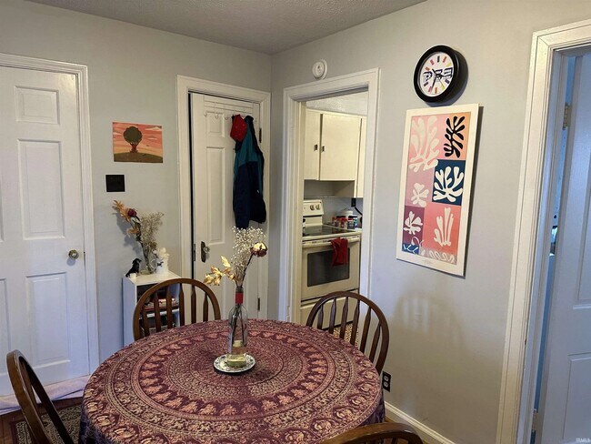 Foto del edificio - 1403 N Linden St