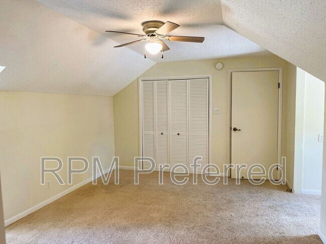 Foto del edificio - 3112 Timber Ln