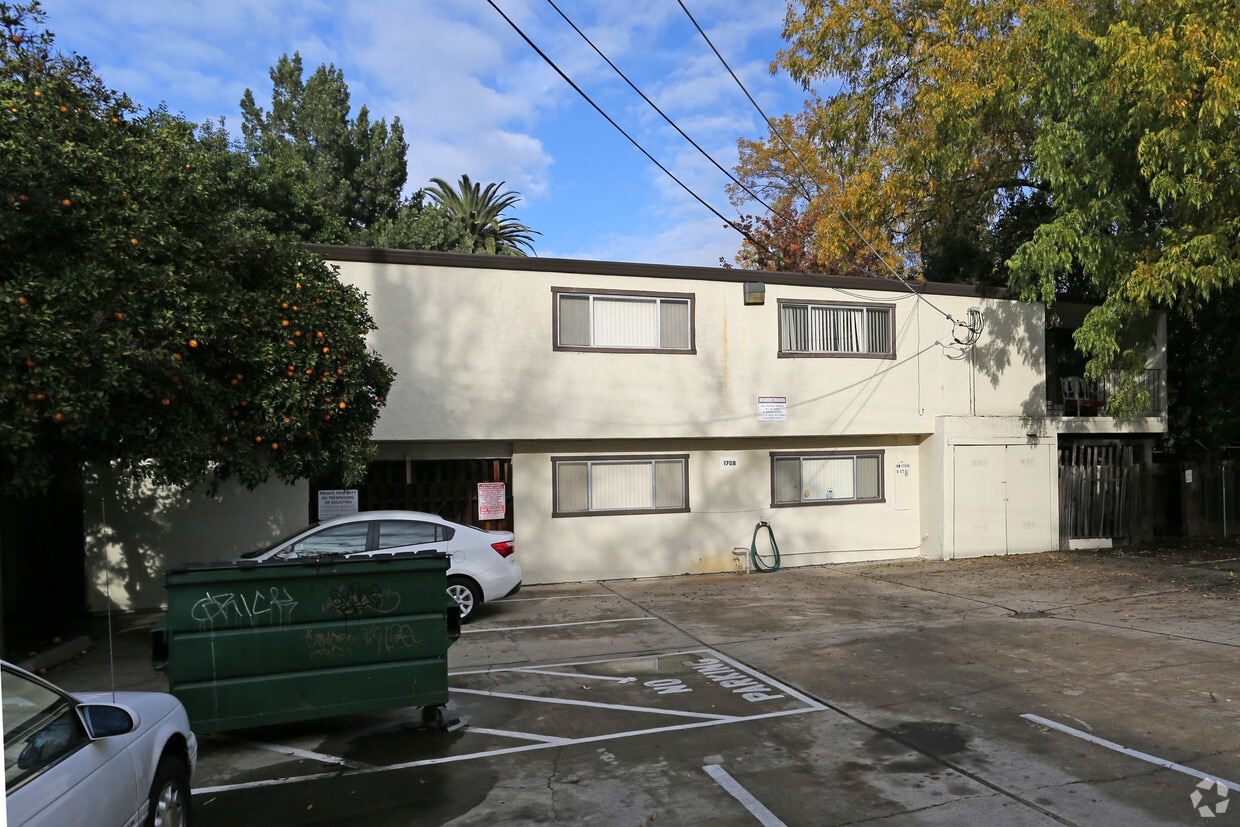 Building Photo - 1708 V St