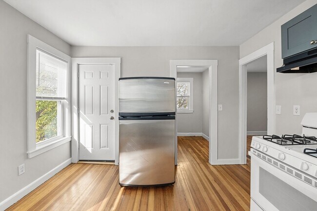 Building Photo - 40 Ripley Rd