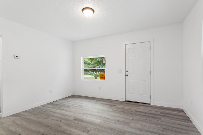 Building Photo - 2942 Nile Dr
