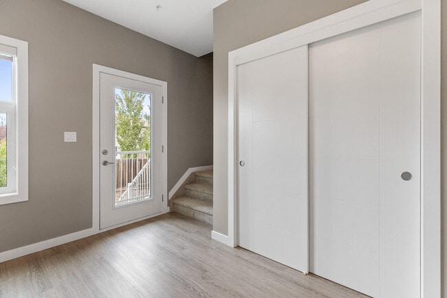Building Photo - 1631 Hammond Cres NW