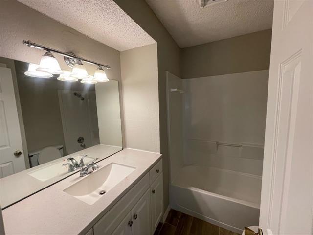 Building Photo - 3718 French Wood Dr
