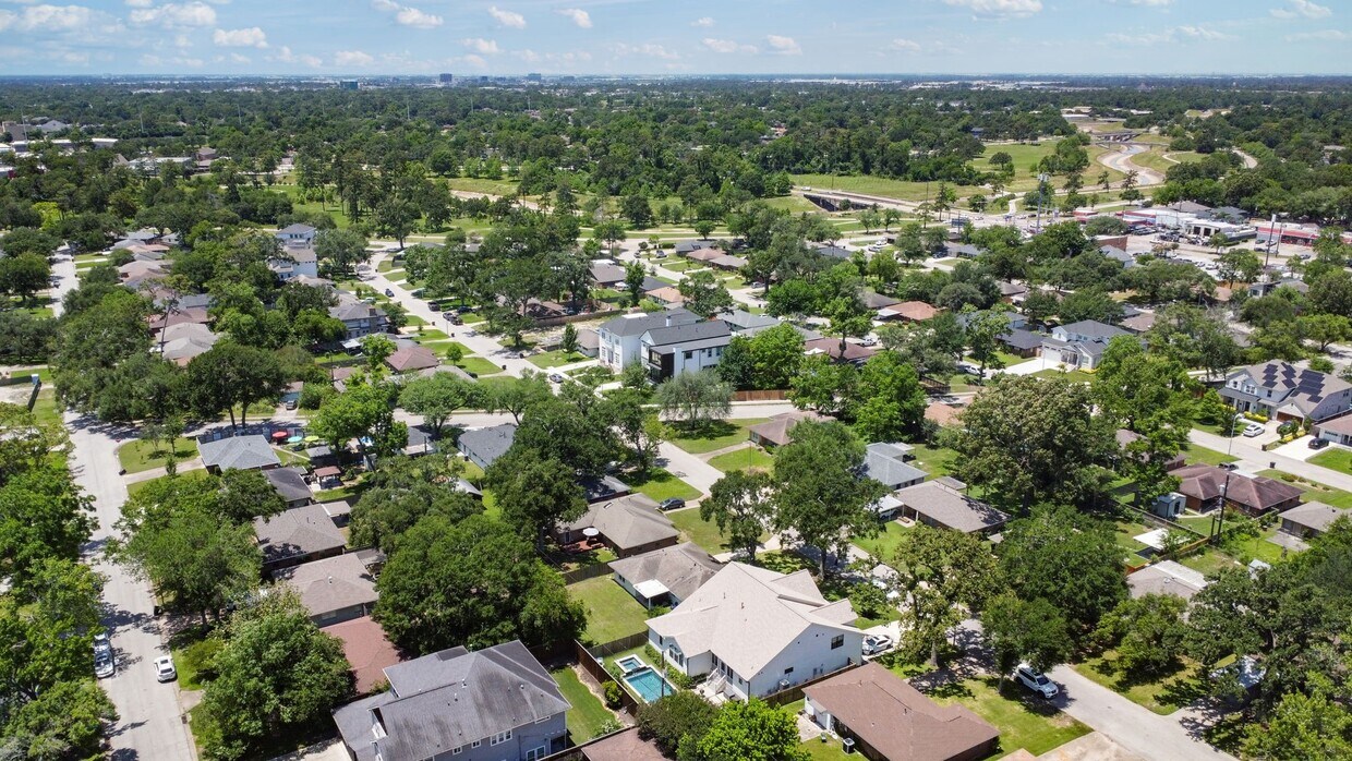 Foto del edificio - 2107 Hewitt Dr