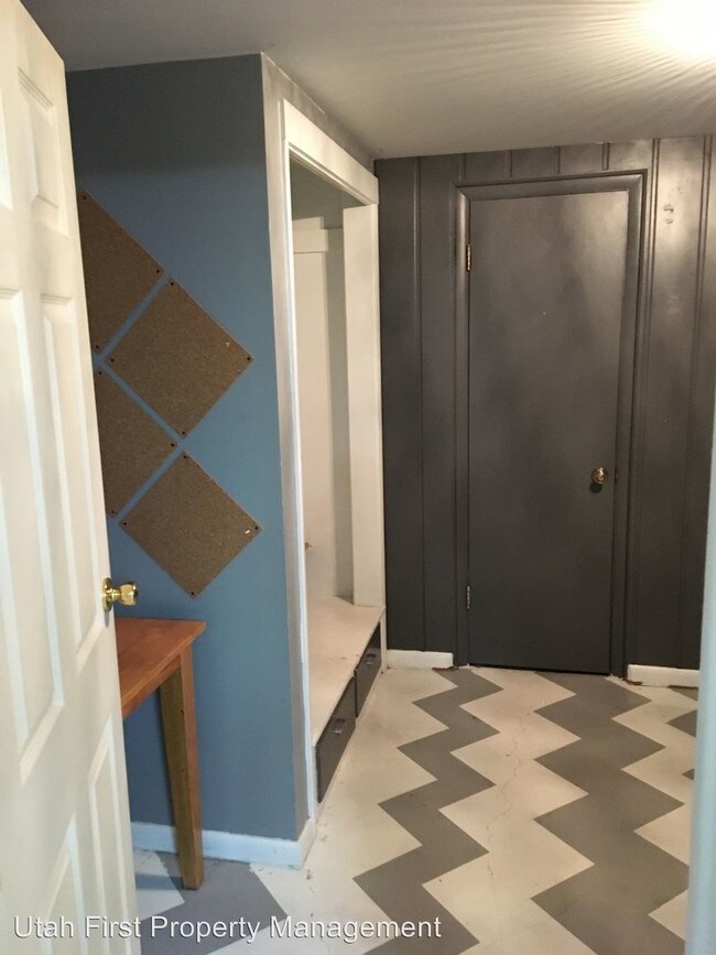 Building Photo - 3 br, 2 bath House - 16 N 200 E Downstairs