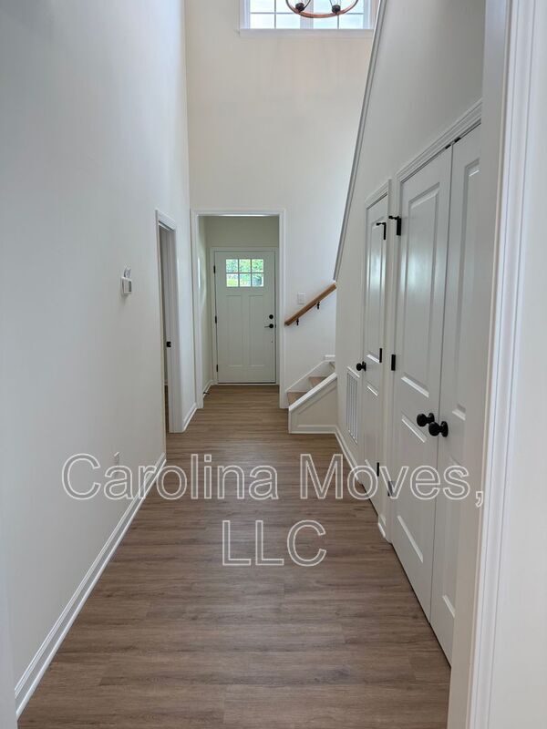 Building Photo - 322 Brown Ave