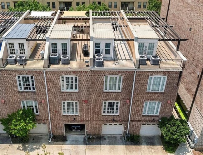 Foto del edificio - 422 Bill Kennedy Wy SE