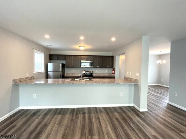 Foto del edificio - 29 Lakeside Blvd