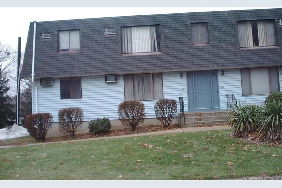 Foto principal - 601 Blackstone St