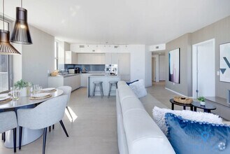 Building Photo - 4010 S Ocean Dr