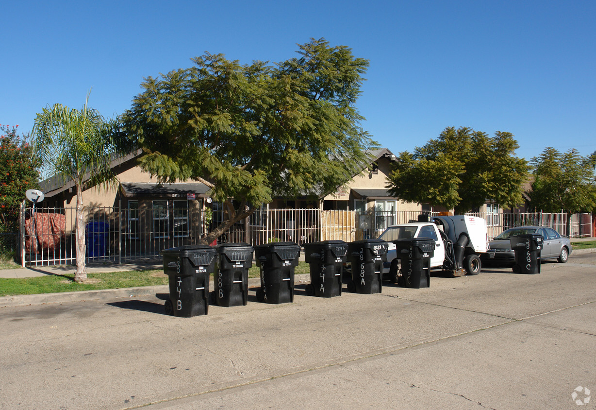 Foto principal - Barrio Logan Apartments