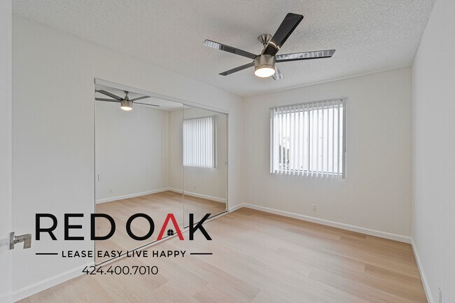 Foto del edificio - Stunning Two Bedroom Featuring Expansive C...