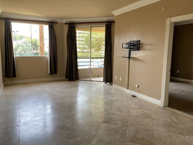 Foto del edificio - Meridian 2 BDR /2 BATH Luxury Condo - RESO...