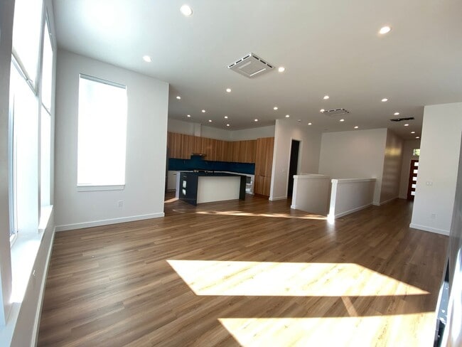 Building Photo - 3 Bedroom | 2.5 Bath Home in White Salmon