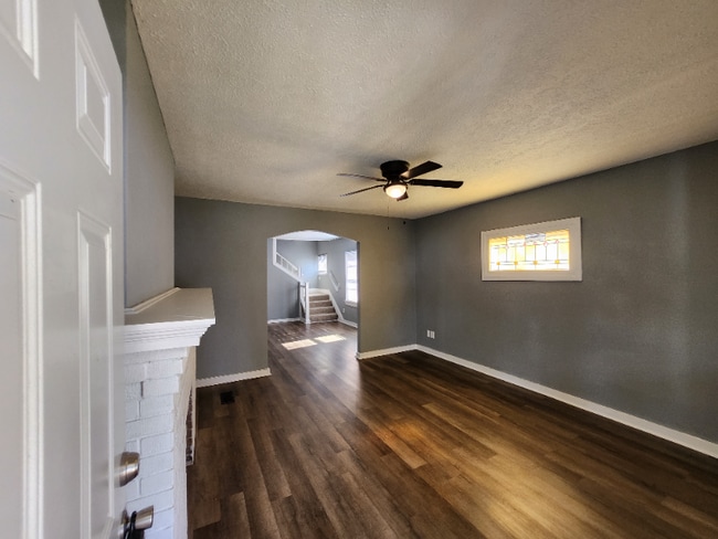 Building Photo - 478 S Richardson Ave