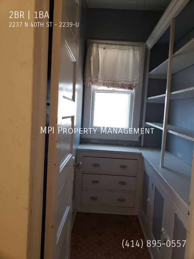 Foto del edificio - 2239 N. 40th St, Milwaukee- 2 Bedroom Upper