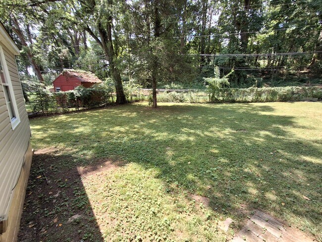 Foto del edificio - 825 Crestline Cir NW