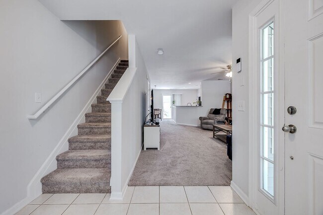 Foto del edificio - 321 Hitching Post Ln