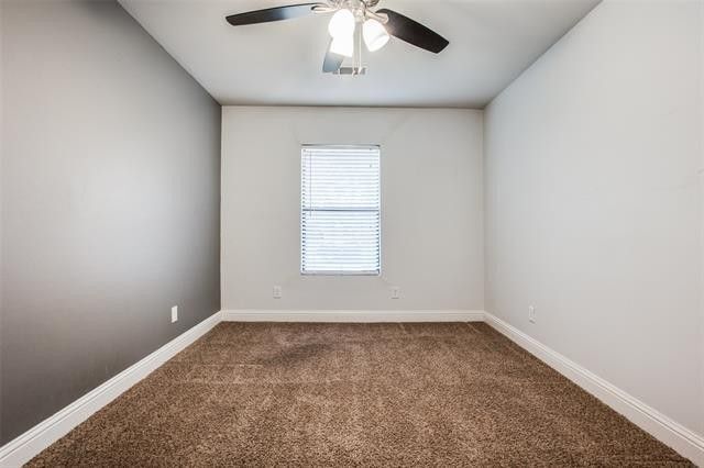 Building Photo - 8110 Kensington Dr