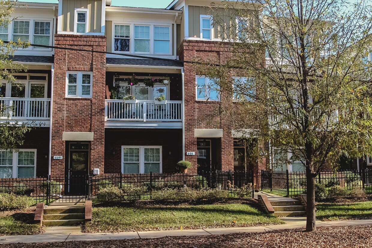 Property Exterior - 119 Grandin Rd