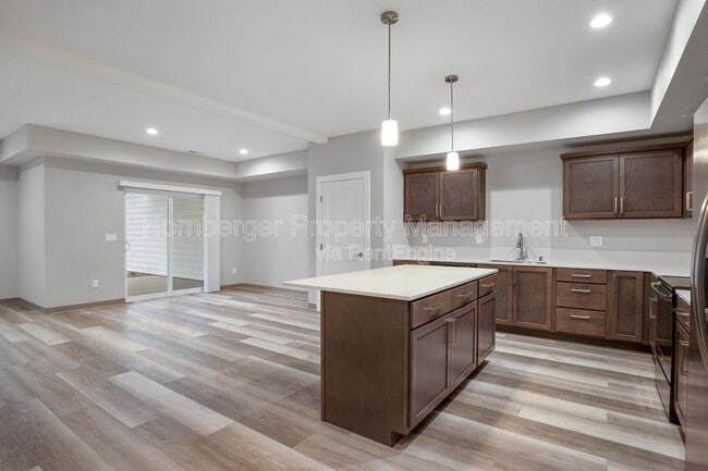 Foto del edificio - 1603 N Manifold Ln