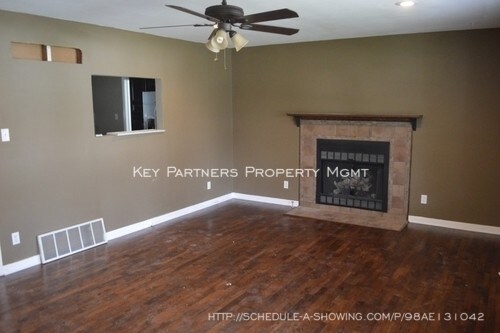 Building Photo - 7428 Woodson - Updated Ranch!