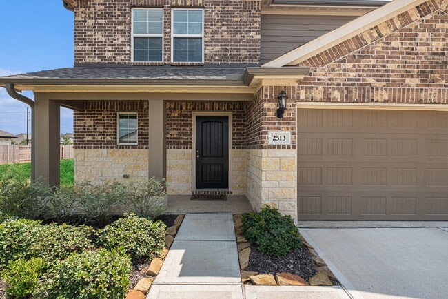 Building Photo - 2513 Malibu Gln Dr
