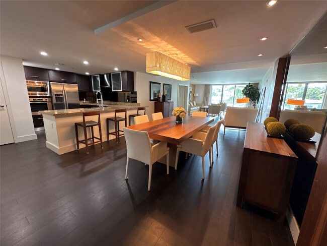 Foto del edificio - 9400 W Bay Harbor Dr