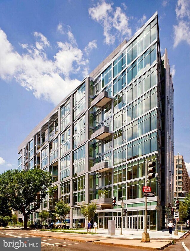 Foto principal - 1177 22nd St NW