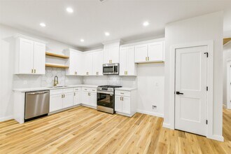 Building Photo - 6103 Cavalier St