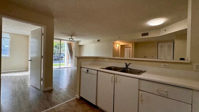 Building Photo - 7808 Sonoma Springs Cir