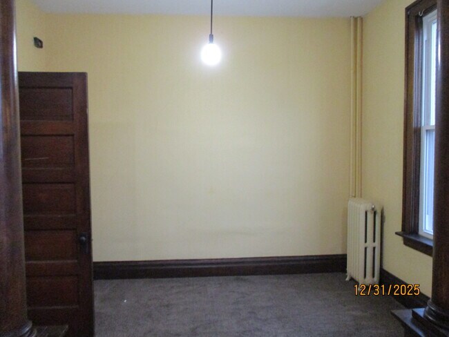 Foto del edificio - 140 Loras Blvd