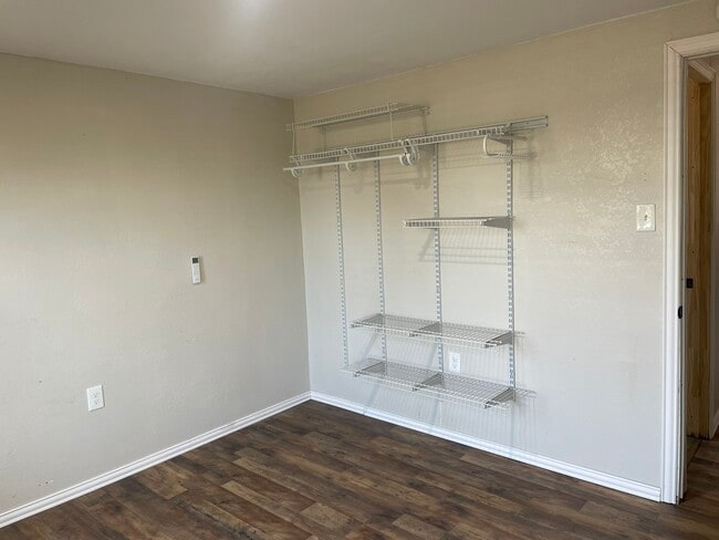 Building Photo - Cabin B