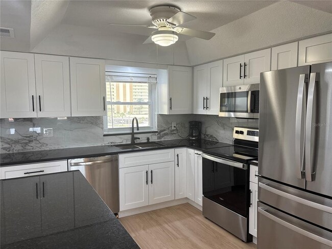Foto del edificio - 4725 Cove Cir