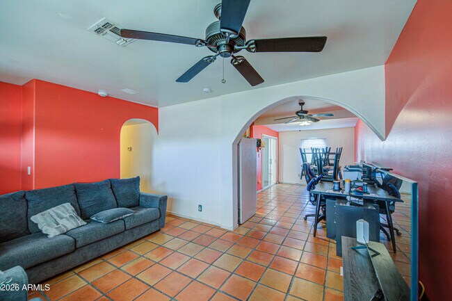 Foto del edificio - 10345 N 90th Ave