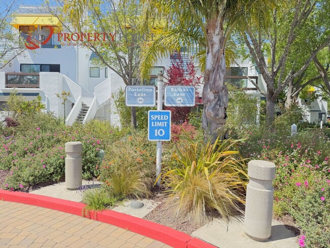 Foto del edificio - 870 Balboa Ln