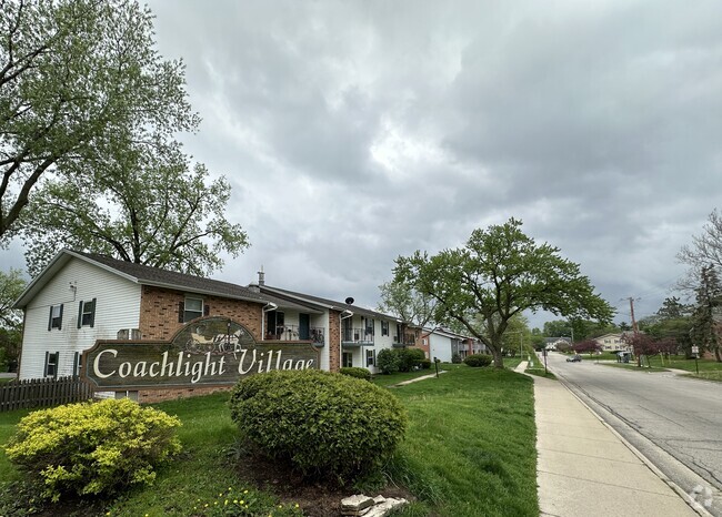 Building Photo - Coachlight Village Apartments