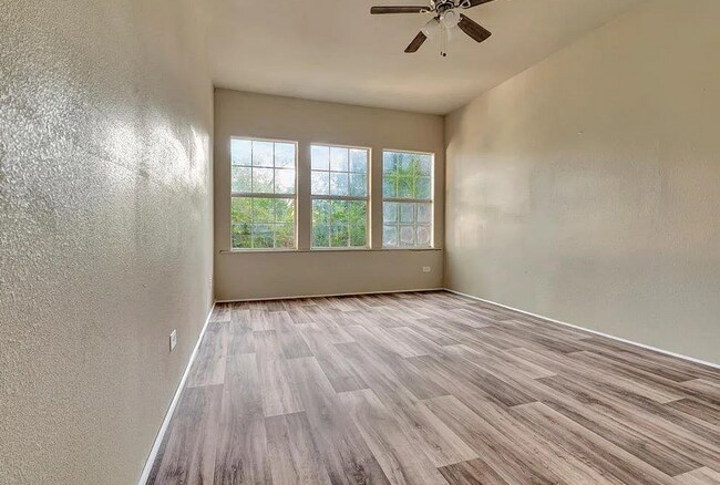 Foto del edificio - Cute 3 Bedroom 2 Bathroom Home!  Available Now