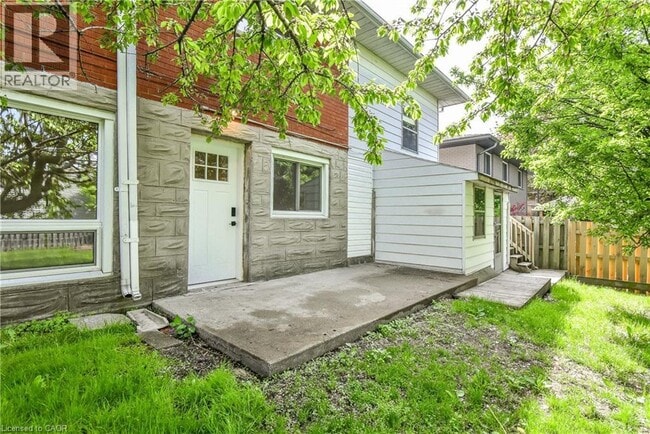 Building Photo - 373 Hillcrest Rd