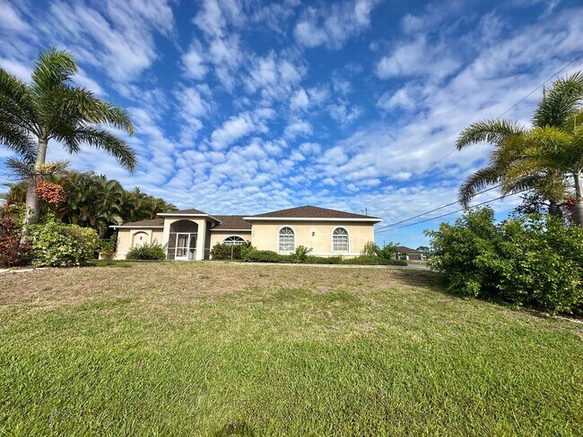 Building Photo - Spacious & Charming Pool Home On City Water - 3 Beds, 2 Baths