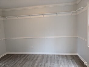 Building Photo - 1565 Chadwick Rd