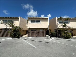 Building Photo - 8931 NE 4th Avenue Rd