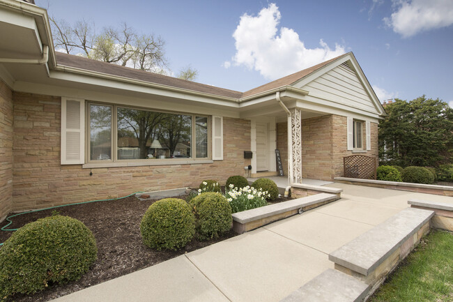Foto del edificio - 2001 Woodland Ave