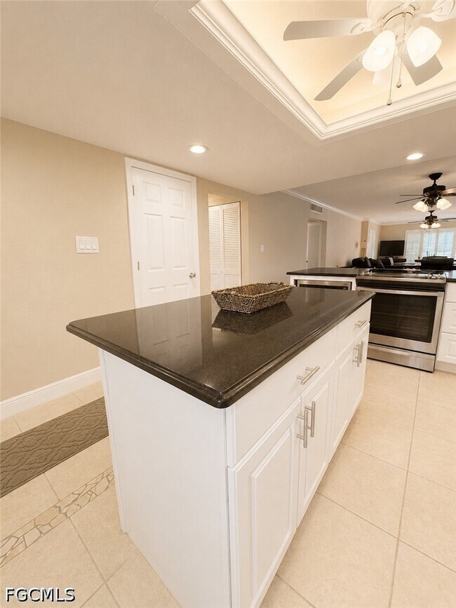 Foto del edificio - 2264 Winkler Ave