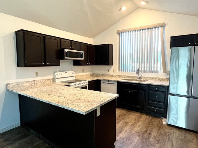 Photo - Spacious Updated 3 Bed/2 Bath in Excellent Peoria Location House